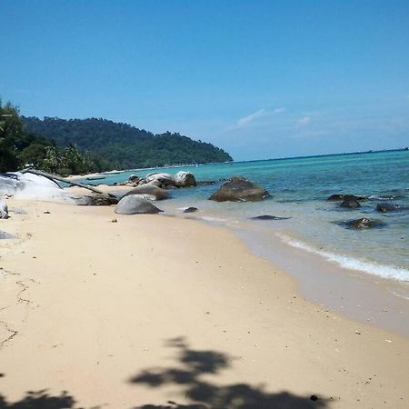 Hotel Bungkil Place Pulau Tioman Exterior foto