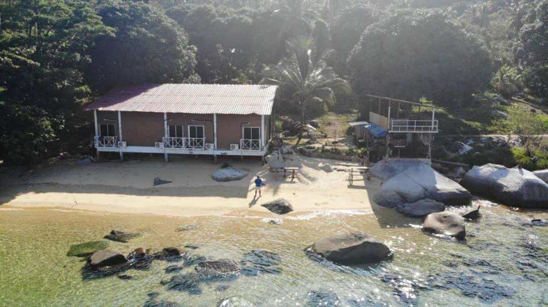 Hotel Bungkil Place Pulau Tioman Exterior foto