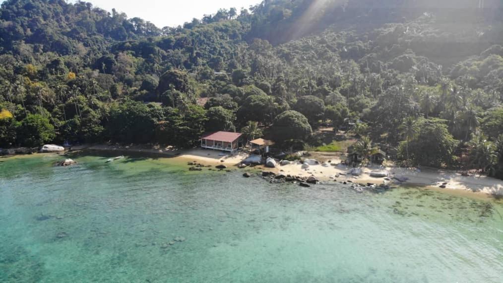 Hotel Bungkil Place Pulau Tioman Exterior foto