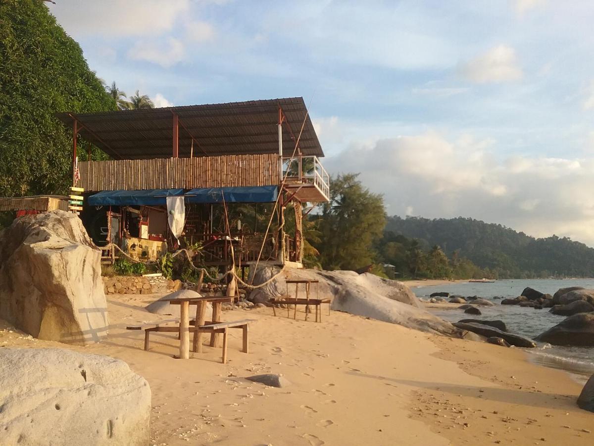 Hotel Bungkil Place Pulau Tioman Exterior foto