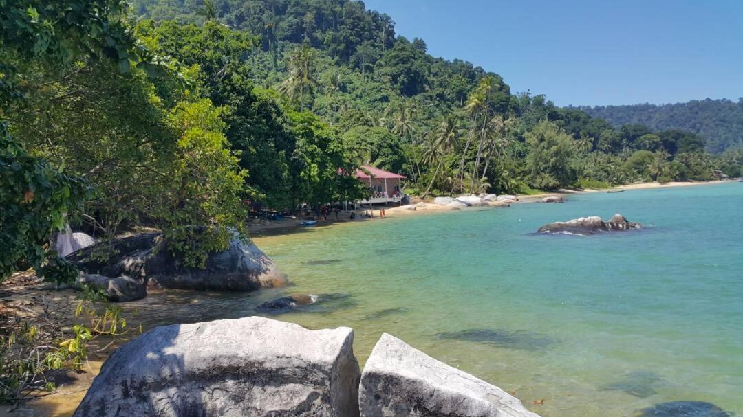 Hotel Bungkil Place Pulau Tioman Exterior foto