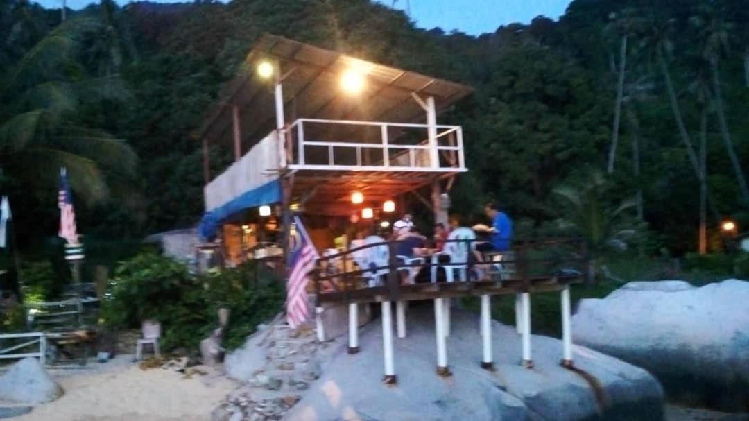 Hotel Bungkil Place Pulau Tioman Exterior foto